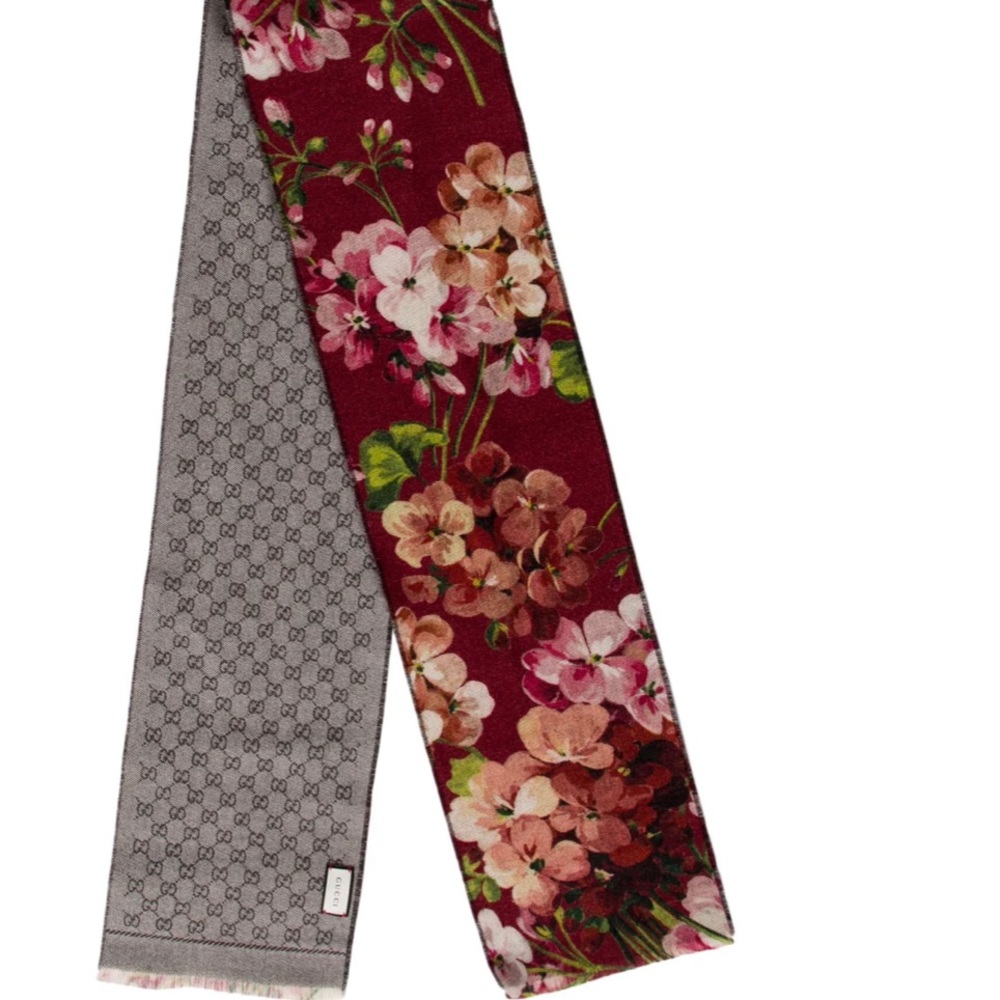 AUTHENTIC Gucci scarf new with tags